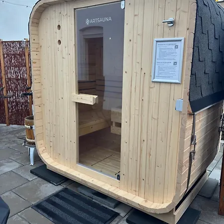 Rebe 11 - Moderne Mit Sauna