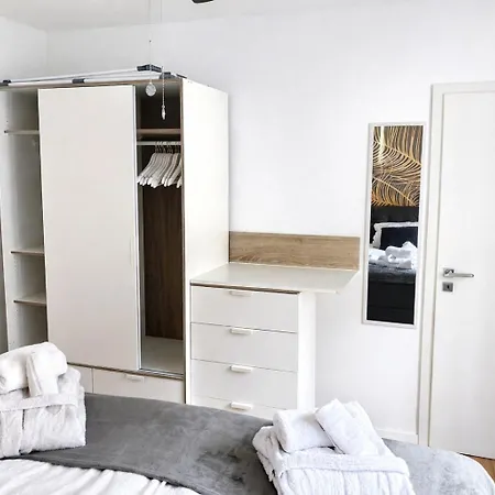Rebe 11 - Moderne Mit Whirlpool & Sauna